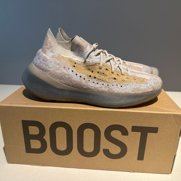 Yeezy Boost 380 - Picture 2 of 5